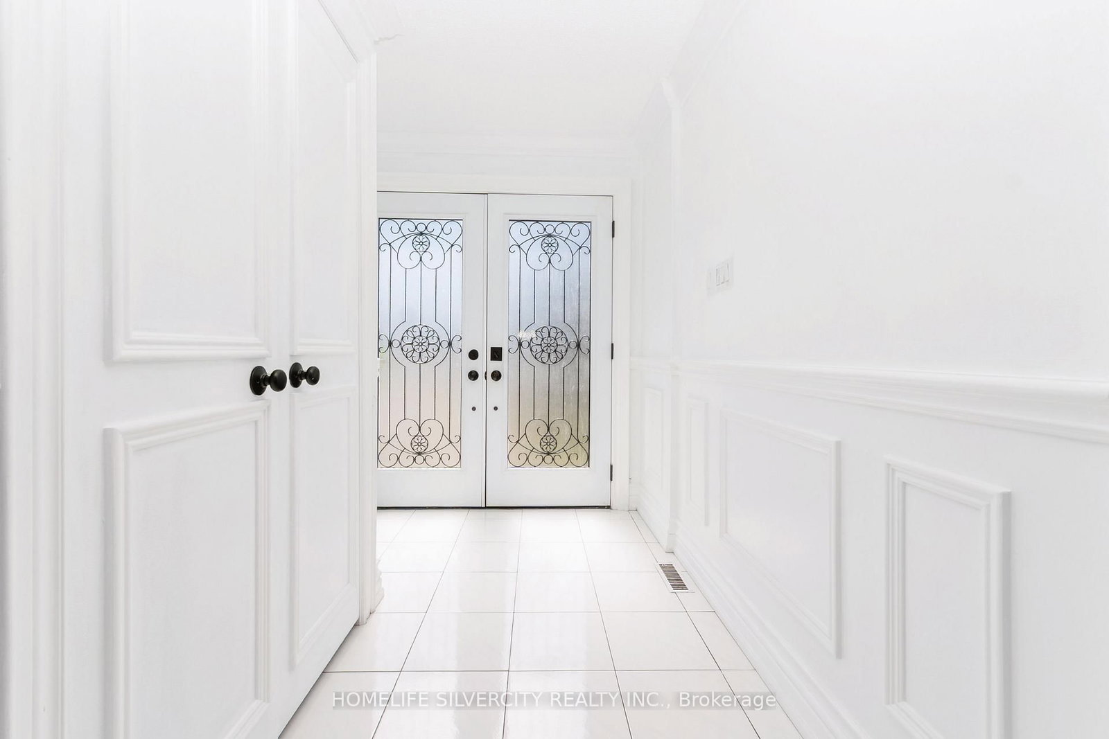 Detached House for sale at 6 Macdougall Drive, Brampton, Ontario, L6S 3P5 - Central Park - MLS: W12988144