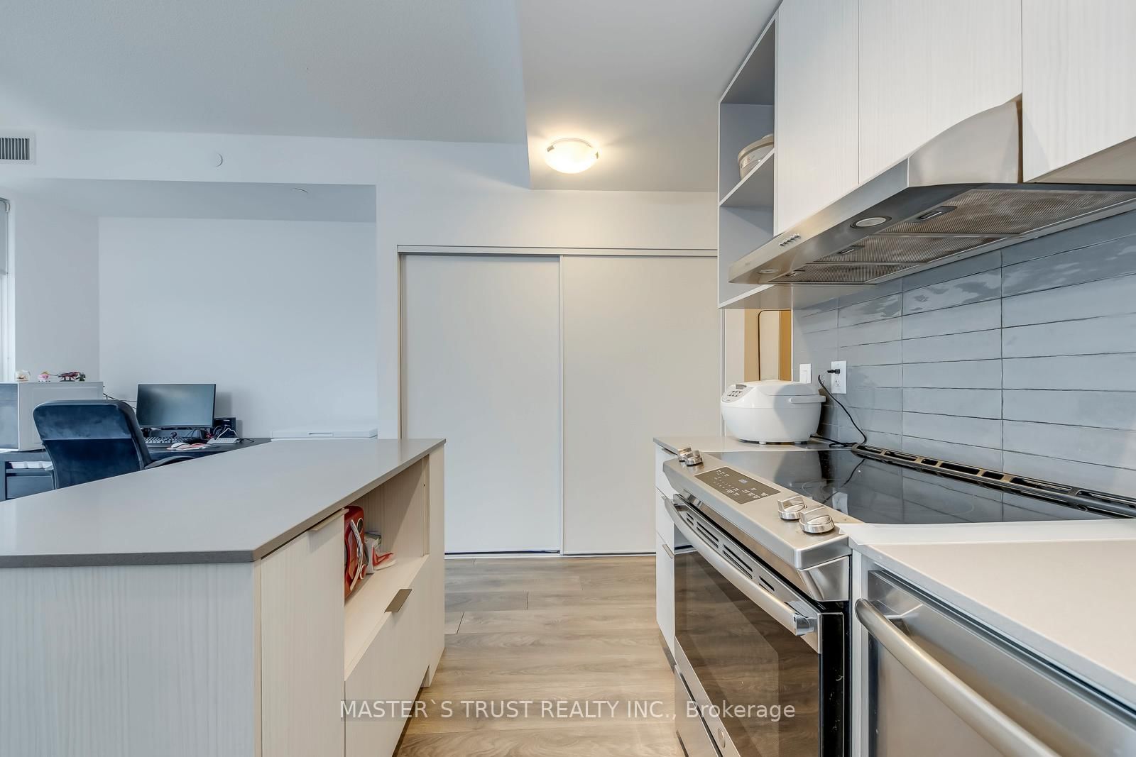 2520 Eglinton Avenue W, Unit 1804 - Photo 13