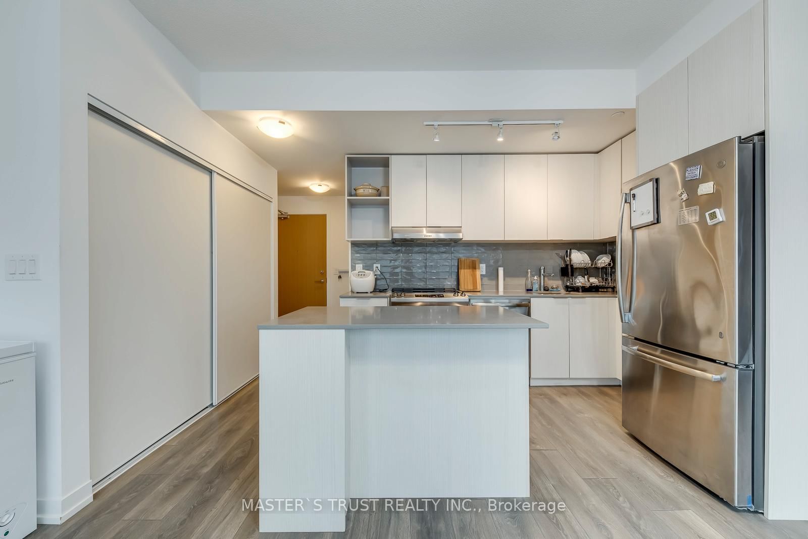 2520 Eglinton Avenue W, Unit 1804 - Photo 14