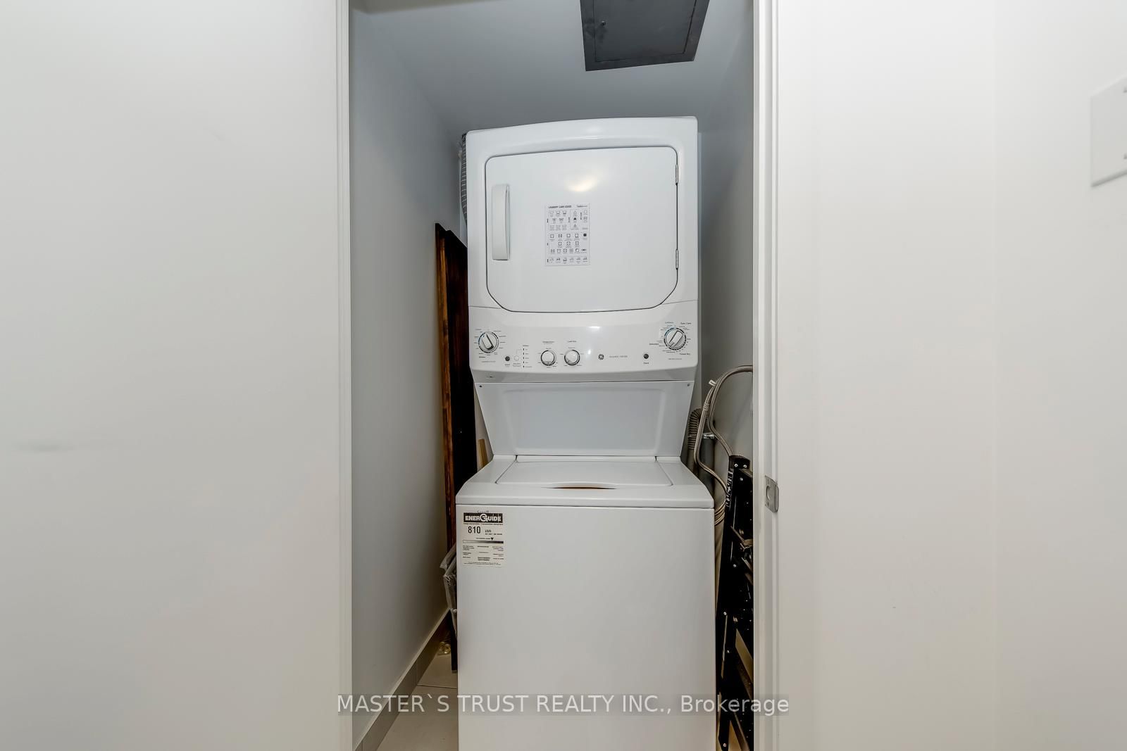 2520 Eglinton Avenue W, Unit 1804 - Photo 32