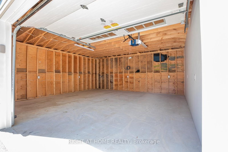 32 Varsity Rd, Toronto, M6S 4N5 | Image 2