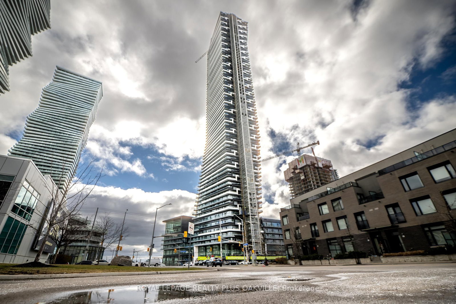 448 Burnhamthorpe Road W, Unit 1505