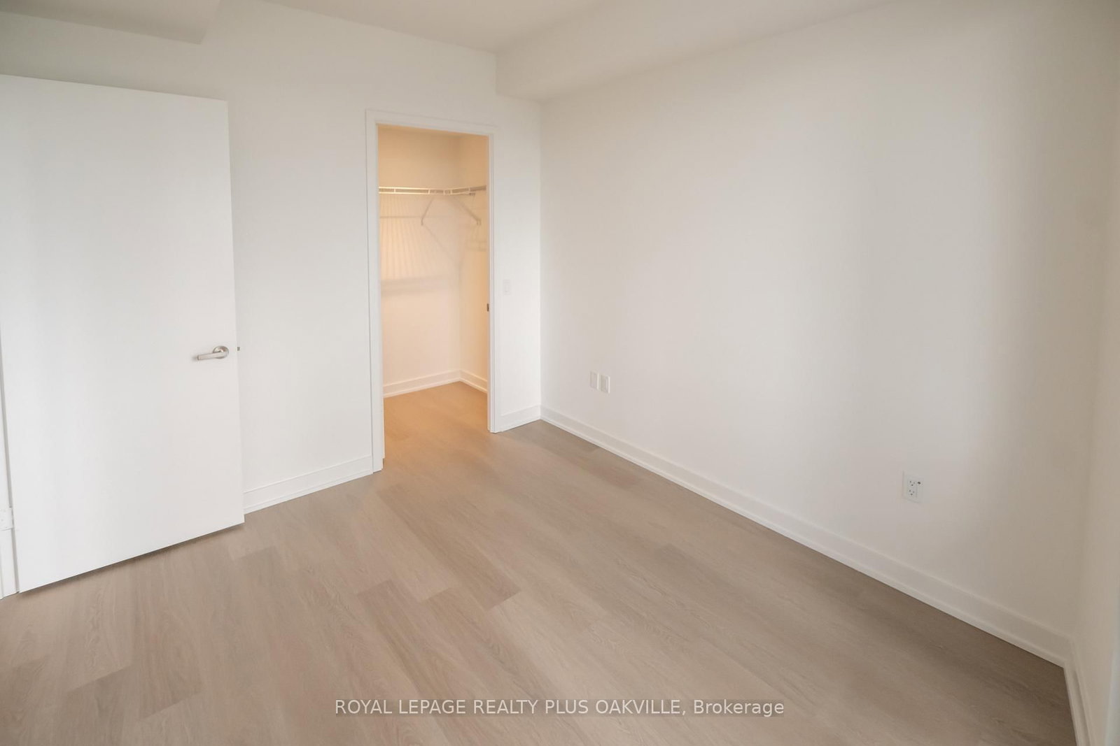 448 Burnhamthorpe Road W, Unit 1505 - Photo 11