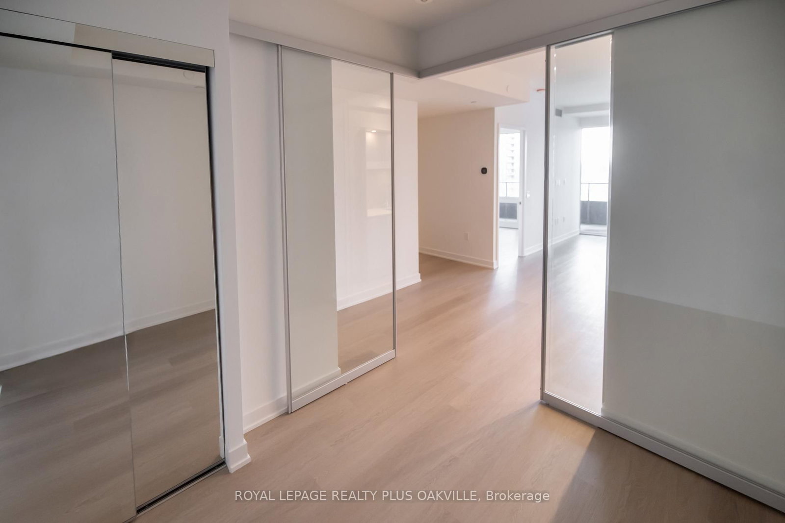 448 Burnhamthorpe Road W, Unit 1505 - Photo 14