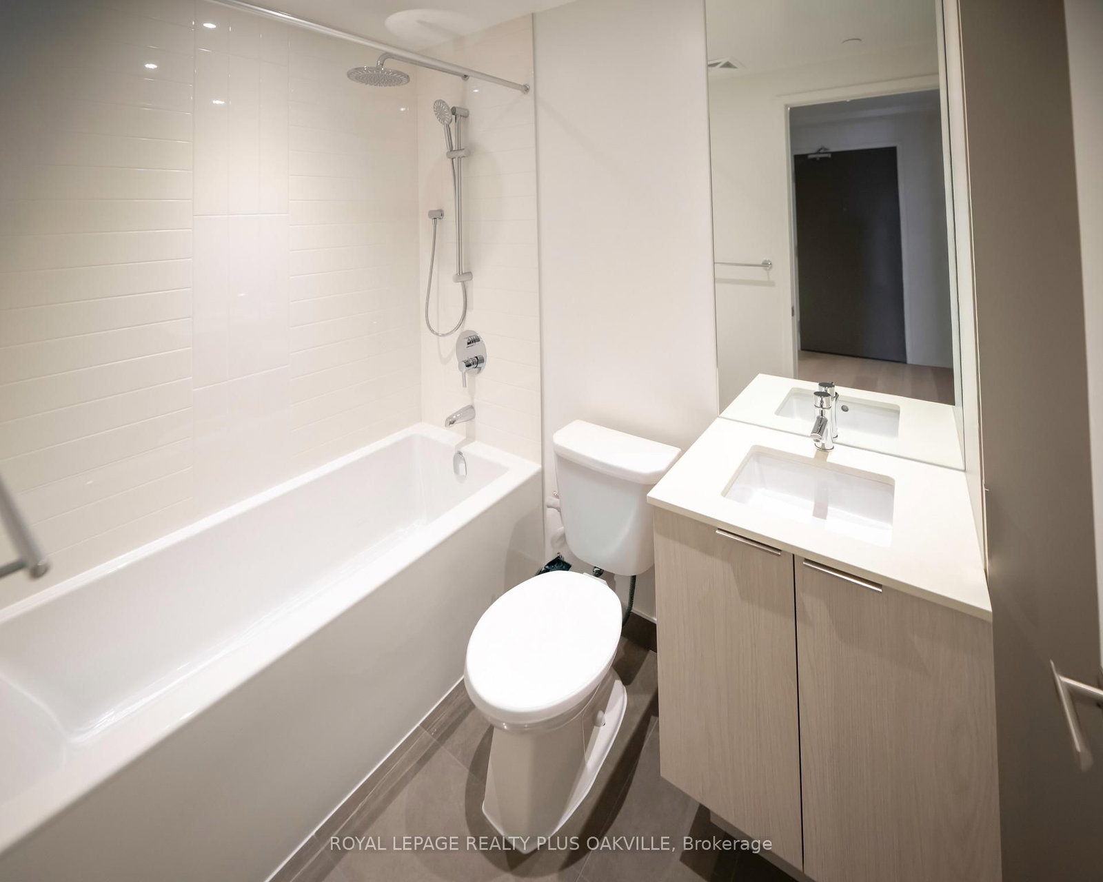 448 Burnhamthorpe Road W, Unit 1505 - Photo 15