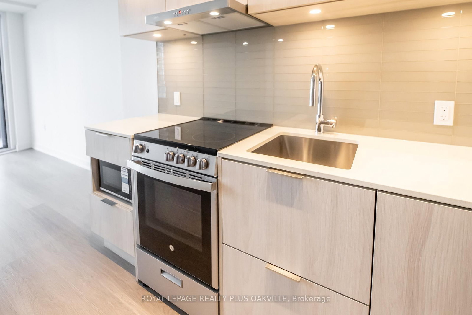448 Burnhamthorpe Road W, Unit 1505 - Photo 20
