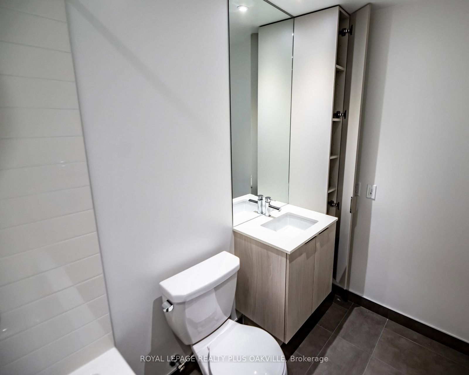 448 Burnhamthorpe Road W, Unit 1505 - Photo 24