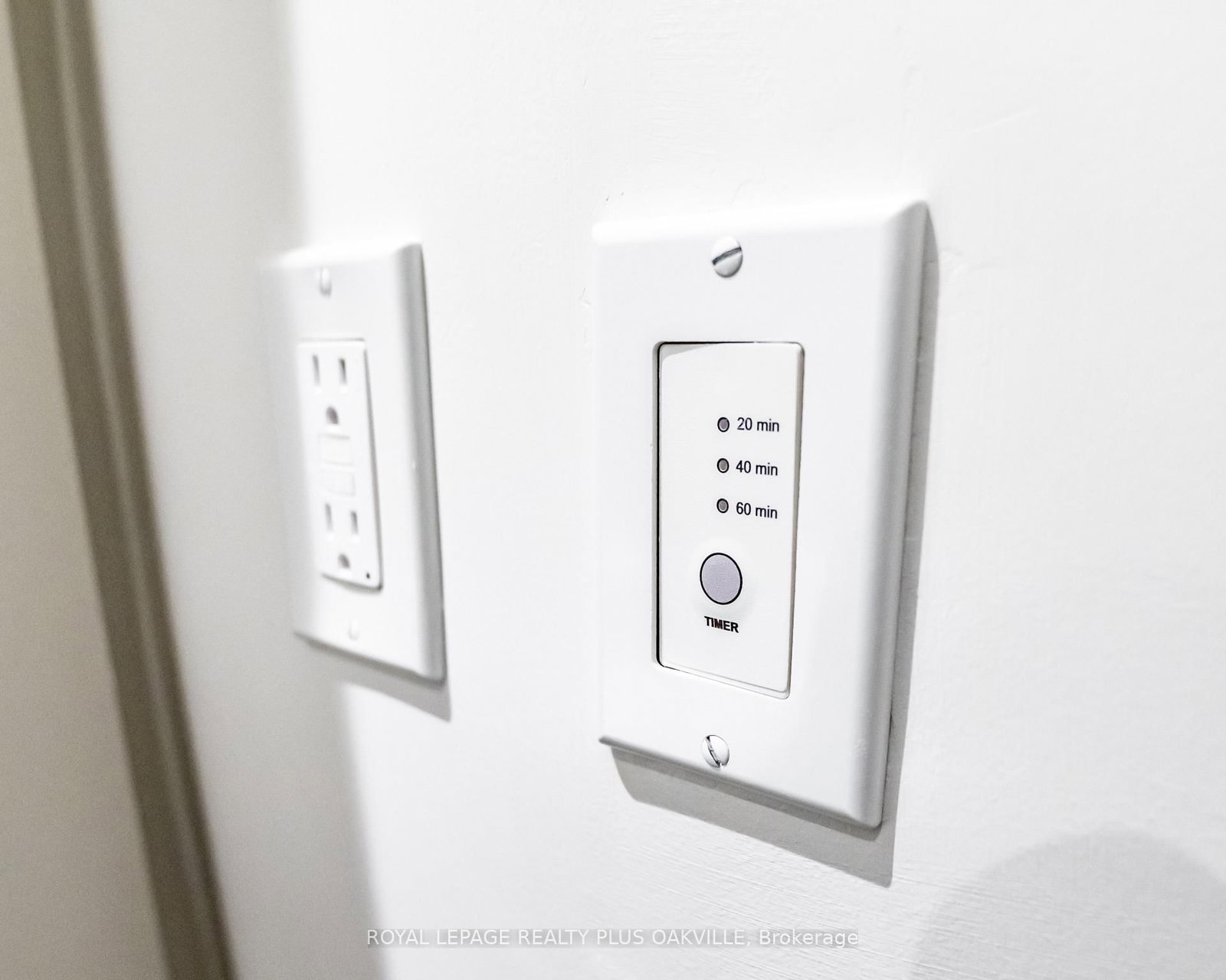 448 Burnhamthorpe Road W, Unit 1505 - Photo 25