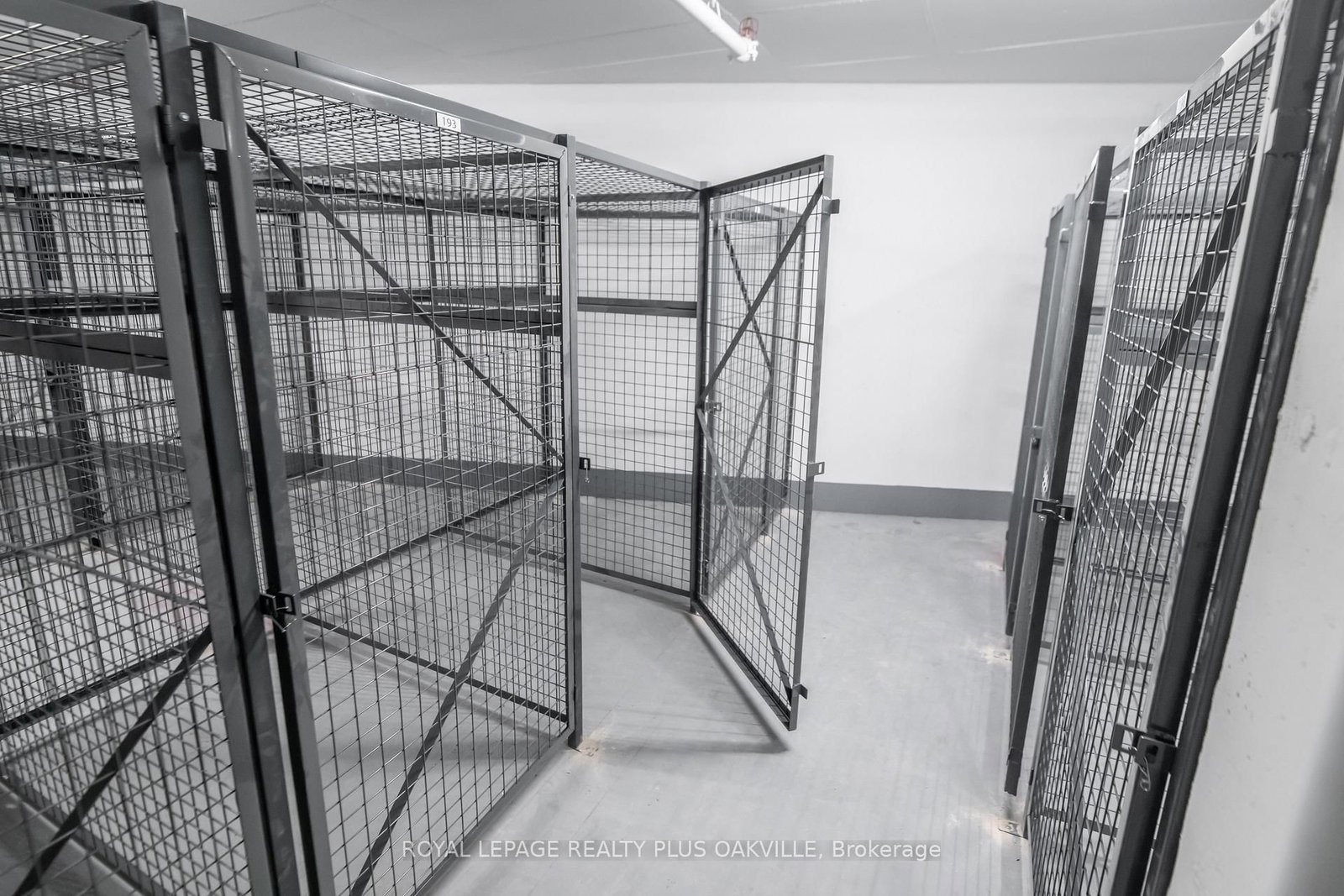 448 Burnhamthorpe Road W, Unit 1505 - Photo 31