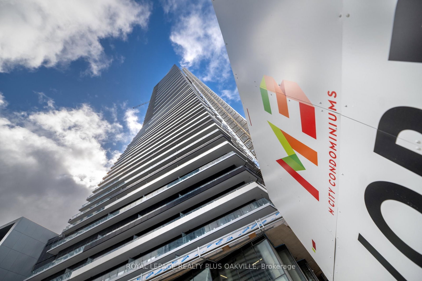 448 Burnhamthorpe Road W, Unit 1505 - Photo 32