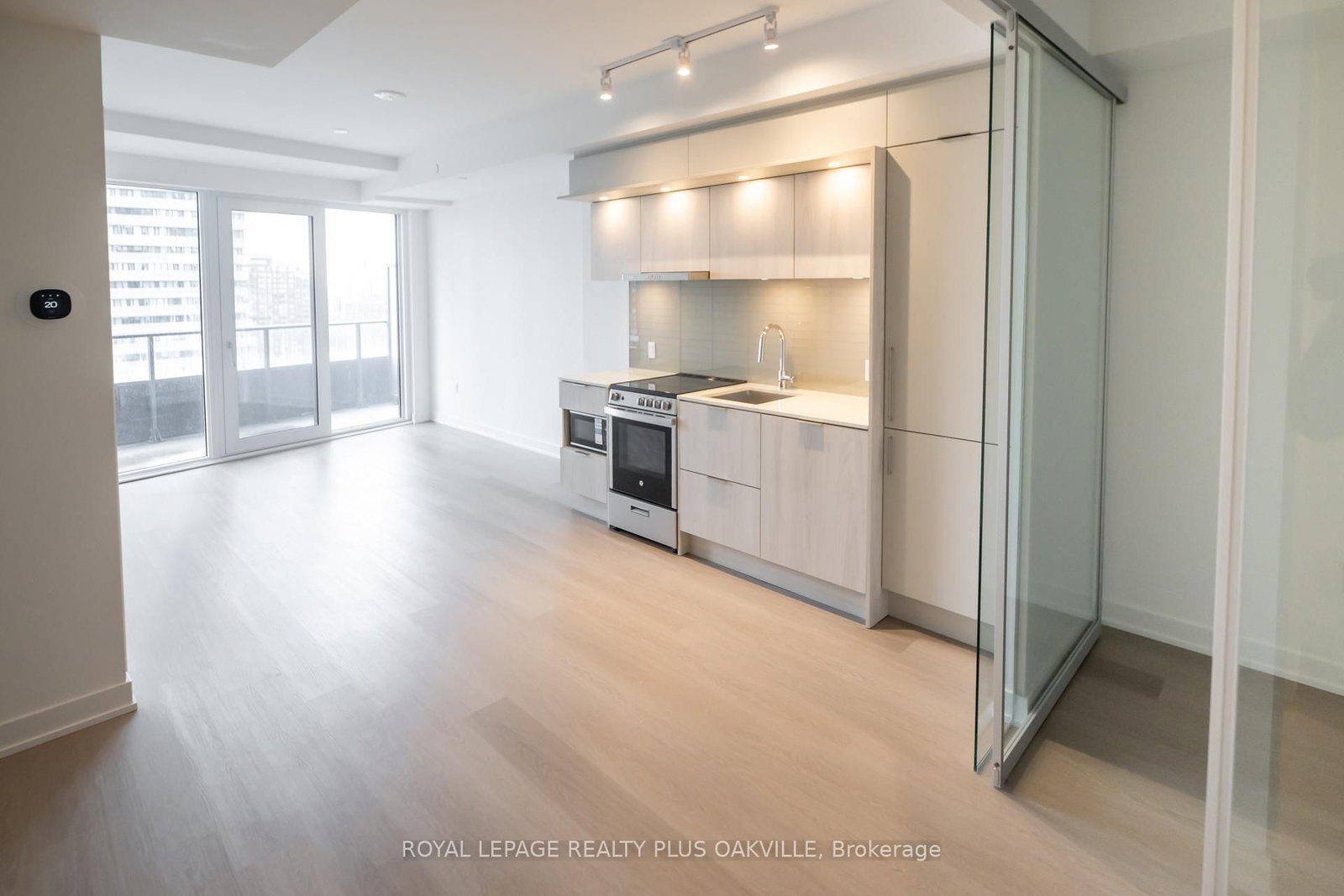 448 Burnhamthorpe Road W, Unit 1505 - Photo 4