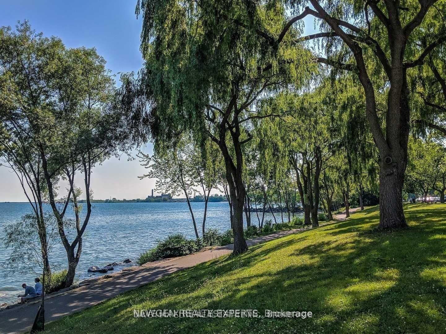 120 Longbranch Avenue, Unit 8 - Photo 19