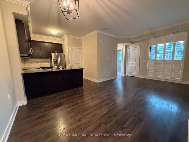 305 - 2370 Khalsa Gate