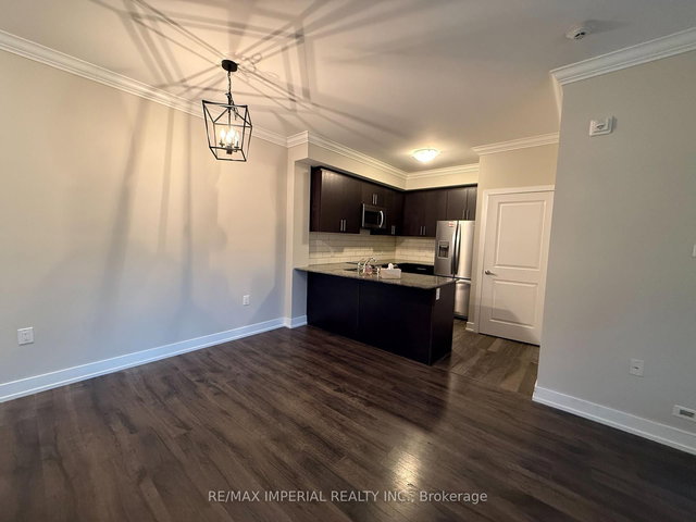 305 - 2370 Khalsa Gate