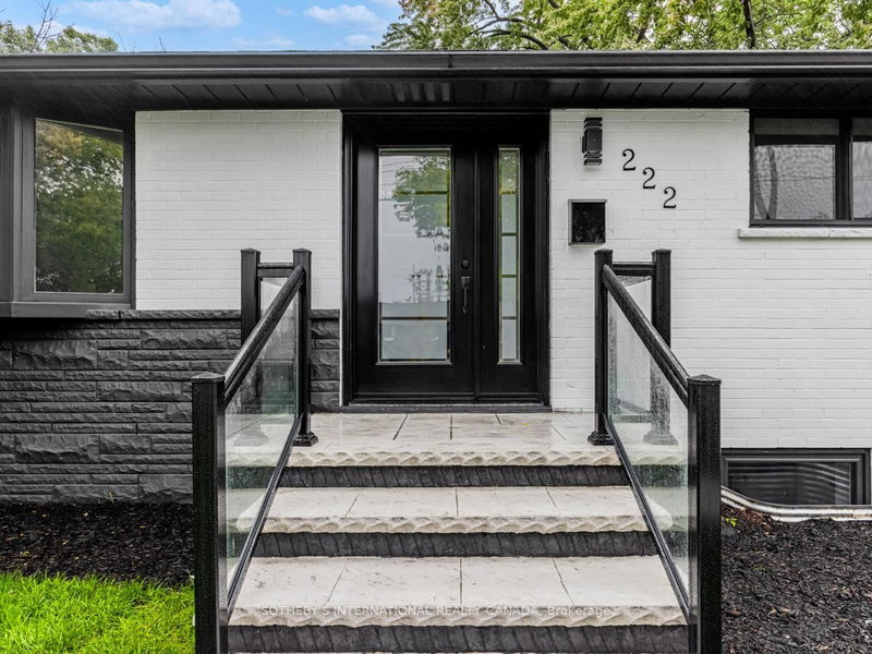 Upper - 222 Hammersmith Crt, Burlington, L7L 4N7 | Image 2