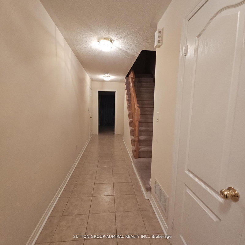 27 Frost King Lane, Toronto, M9W 0A5 | Image 2