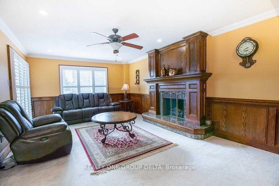 1918 Royal Credit Boulevard - Photo 16