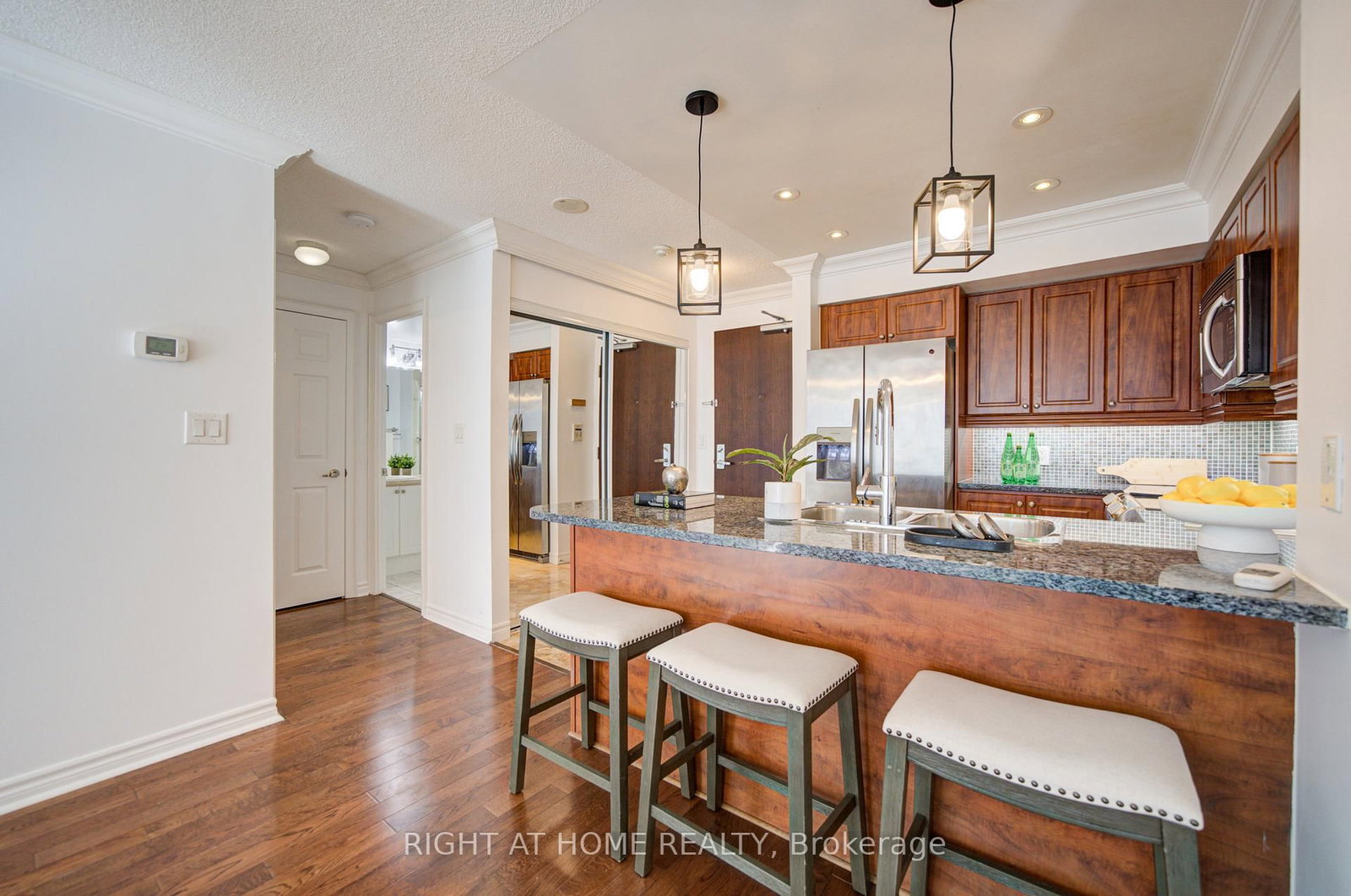 335 Rathburn Road W, Unit 211 - Photo 12