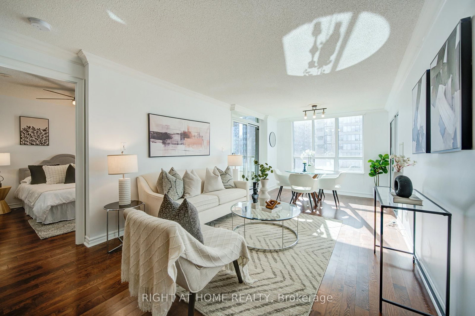 335 Rathburn Road W, Unit 211 - Photo 16