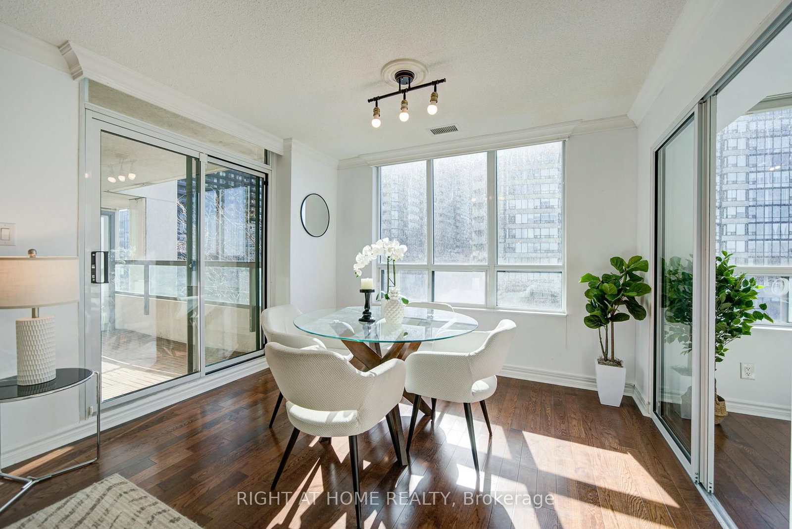 335 Rathburn Road W, Unit 211 - Photo 17