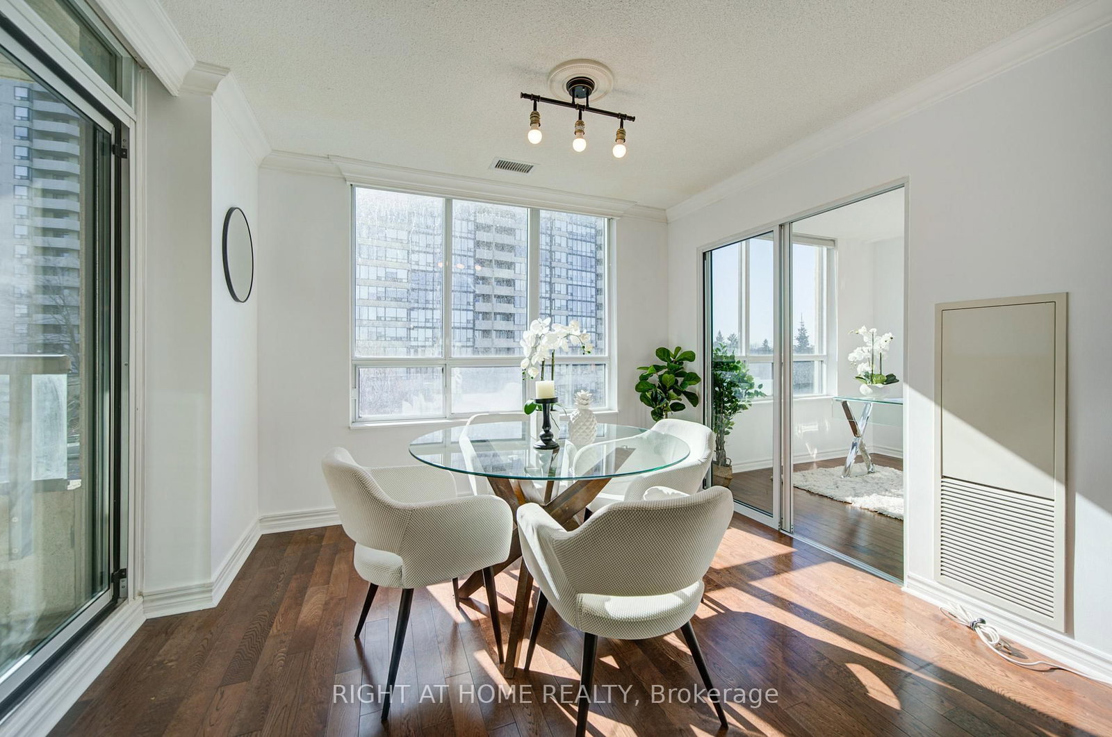 335 Rathburn Road W, Unit 211 - Photo 19