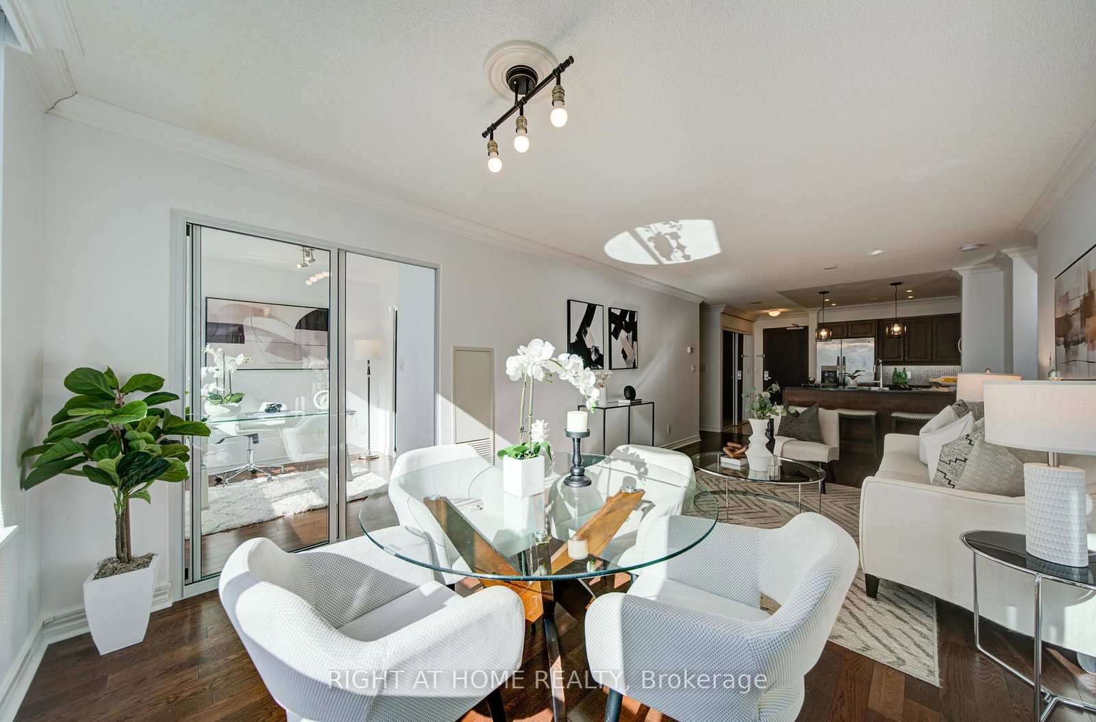 335 Rathburn Road W, Unit 211 - Photo 20