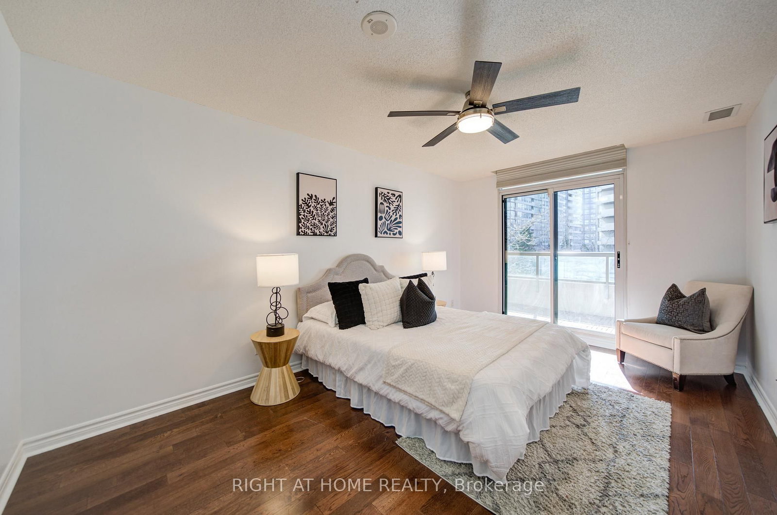 335 Rathburn Road W, Unit 211 - Photo 21