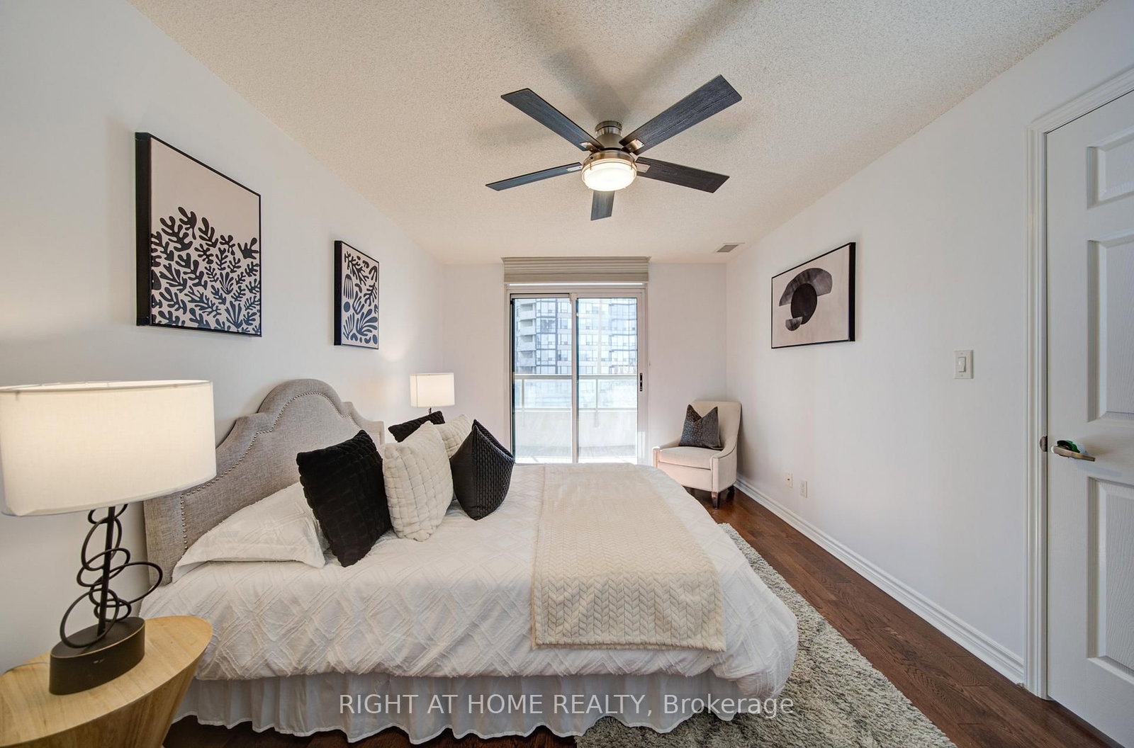 335 Rathburn Road W, Unit 211 - Photo 22