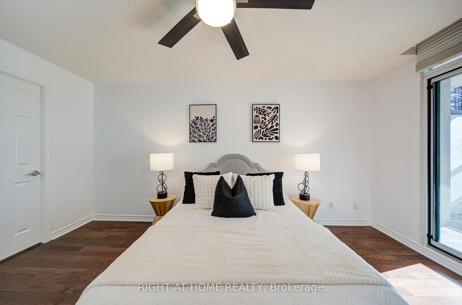 335 Rathburn Road W, Unit 211 - Photo 23