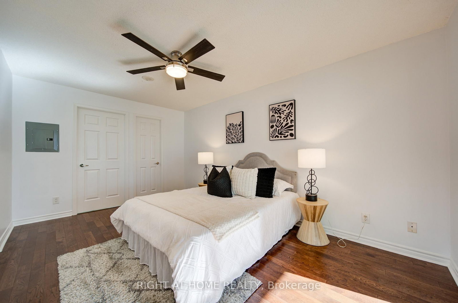 335 Rathburn Road W, Unit 211 - Photo 24