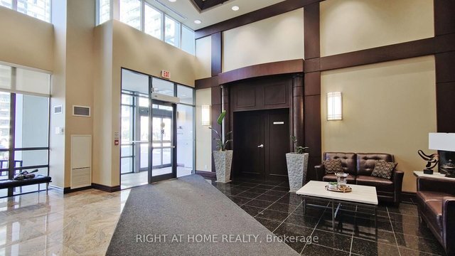 211 - 335 Rathburn Road W