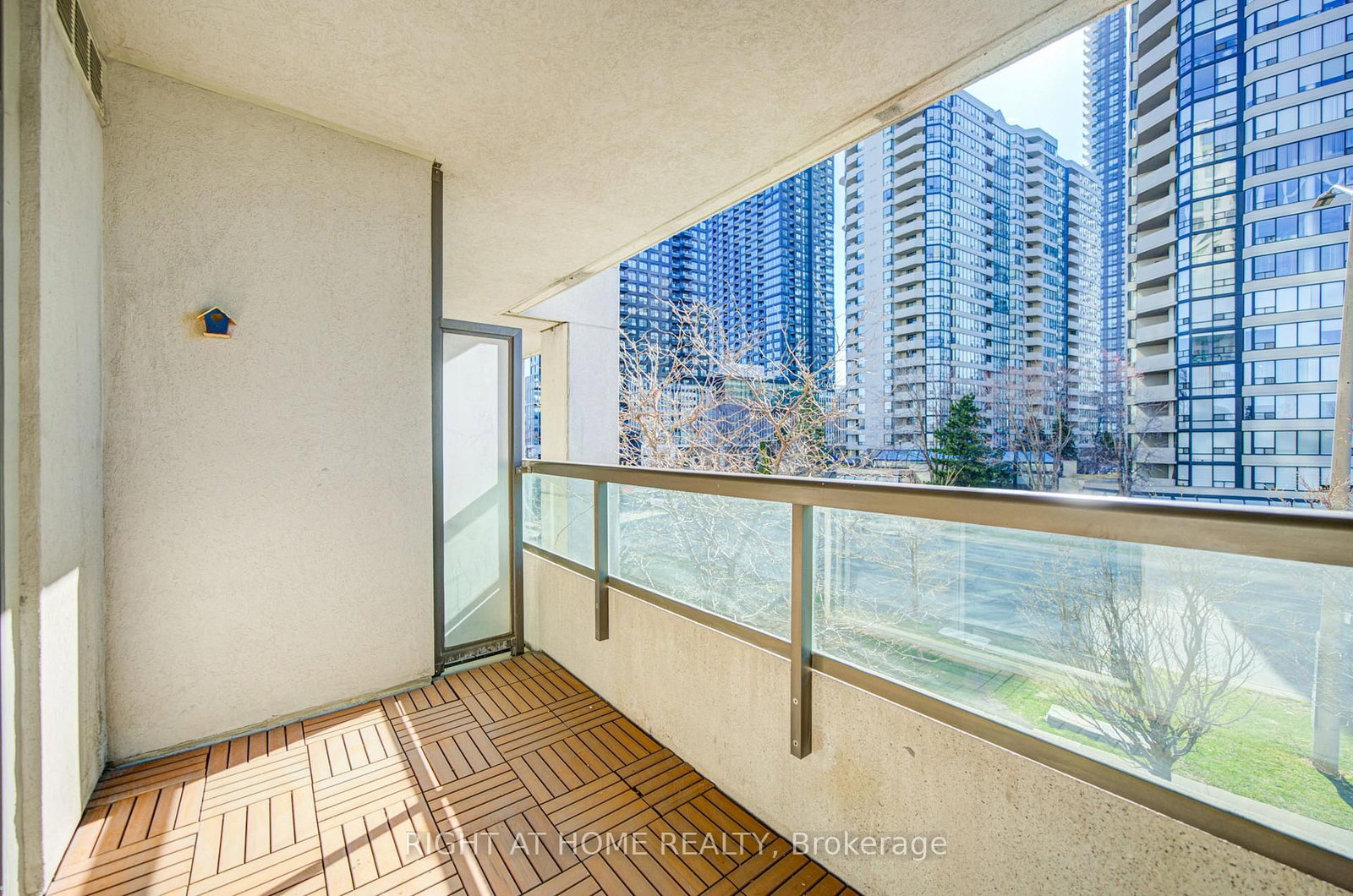 335 Rathburn Road W, Unit 211 - Photo 38