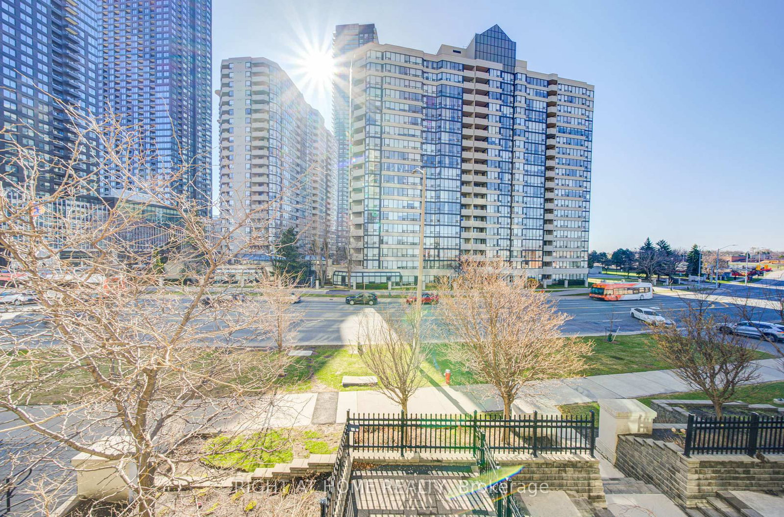 335 Rathburn Road W, Unit 211 - Photo 42