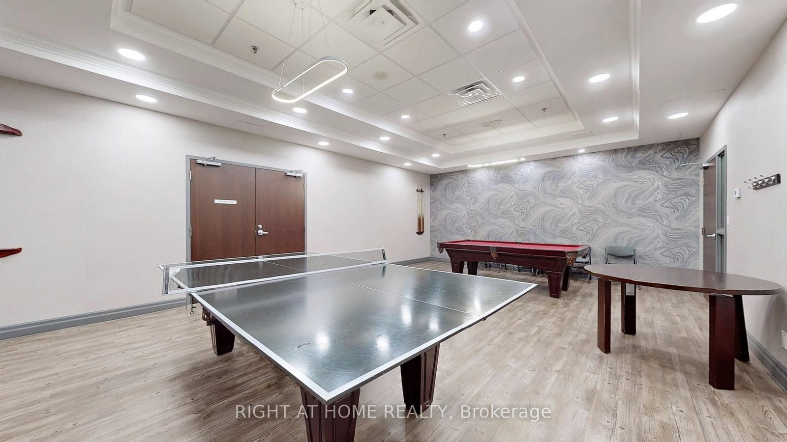 335 Rathburn Road W, Unit 211 - Photo 45