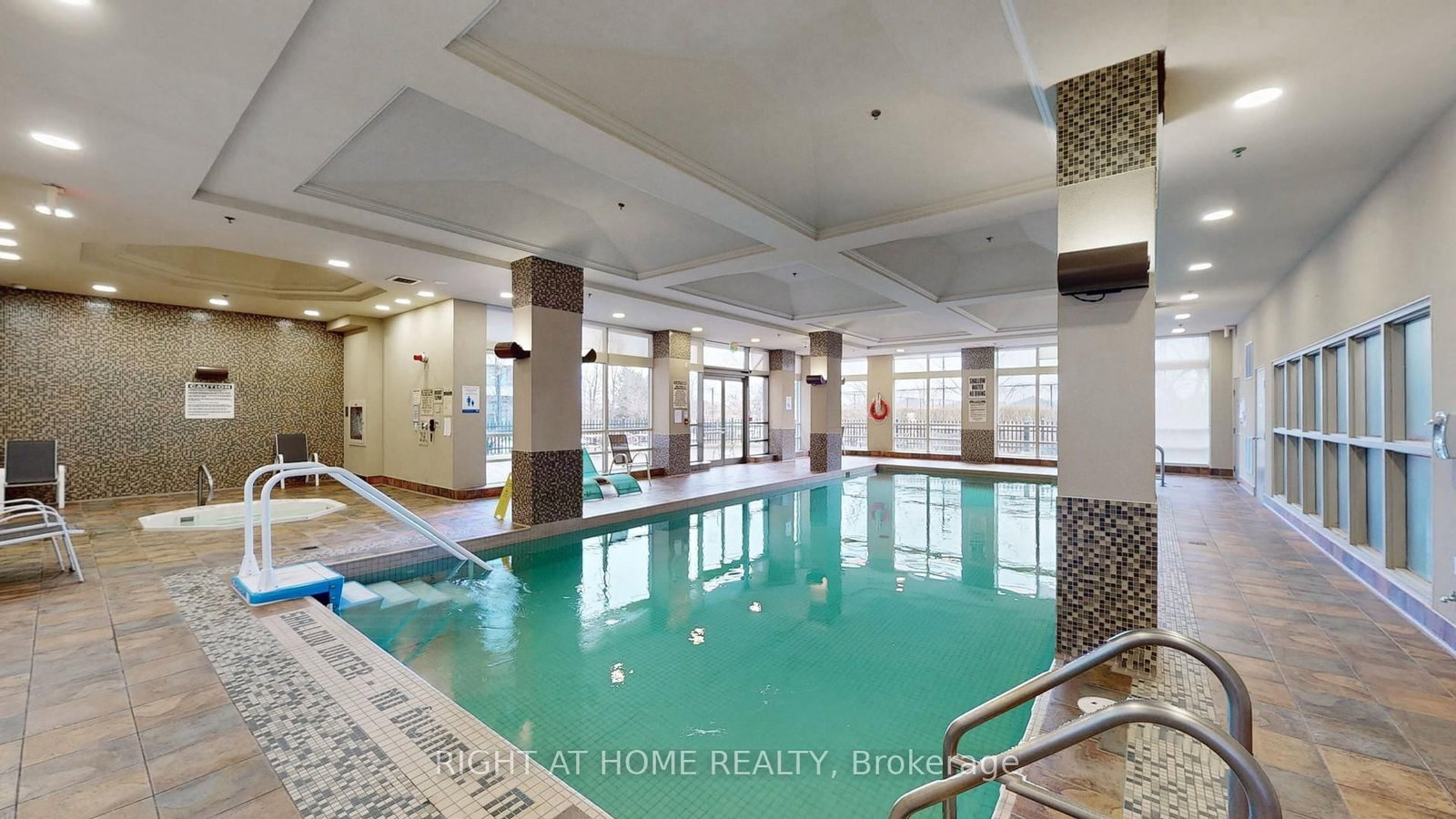 335 Rathburn Road W, Unit 211 - Photo 47