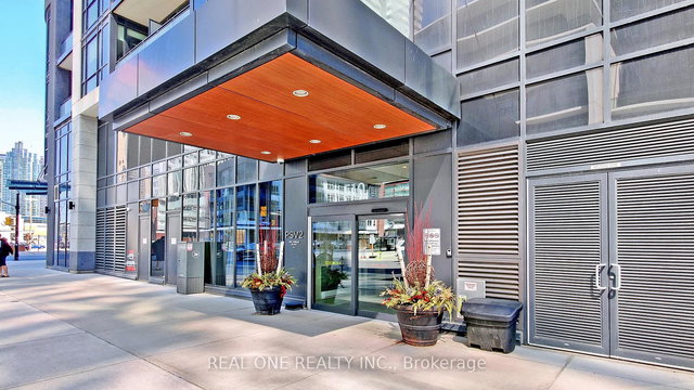 2104 - 510 Curran Place