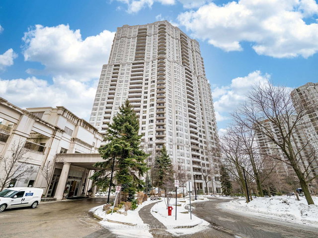 PHO8 - 25 Kingsbridge Garden Circle