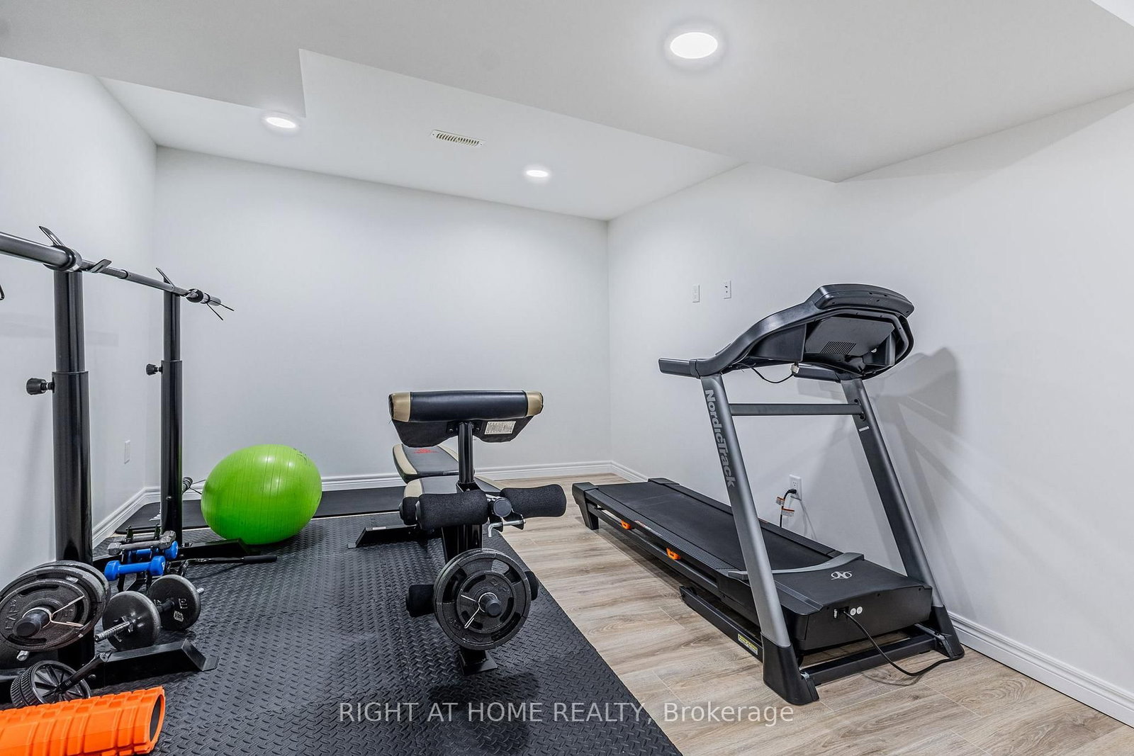 Detached House for sale at 488 Mcgibbon Drive, Milton, Ontario, L9T 8T7 - Clarke - MLS: W12989010