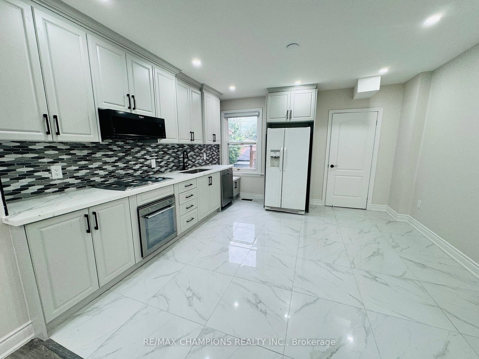 196 Caledonia Road, Unit Main Flr - Photo 4