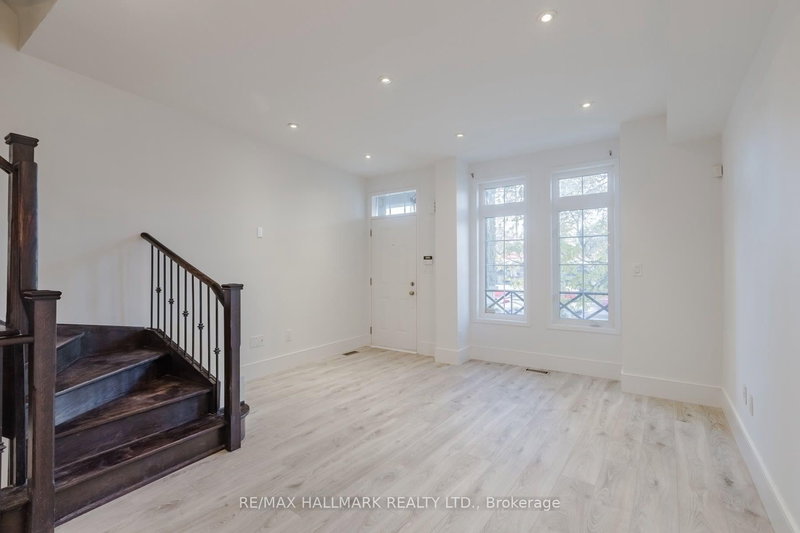 36 - 99 The Queensway, Toronto, M6S 5B4 | Image 3