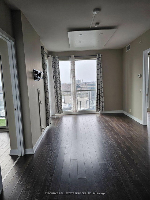 904 - 10 Park Lawn Road E