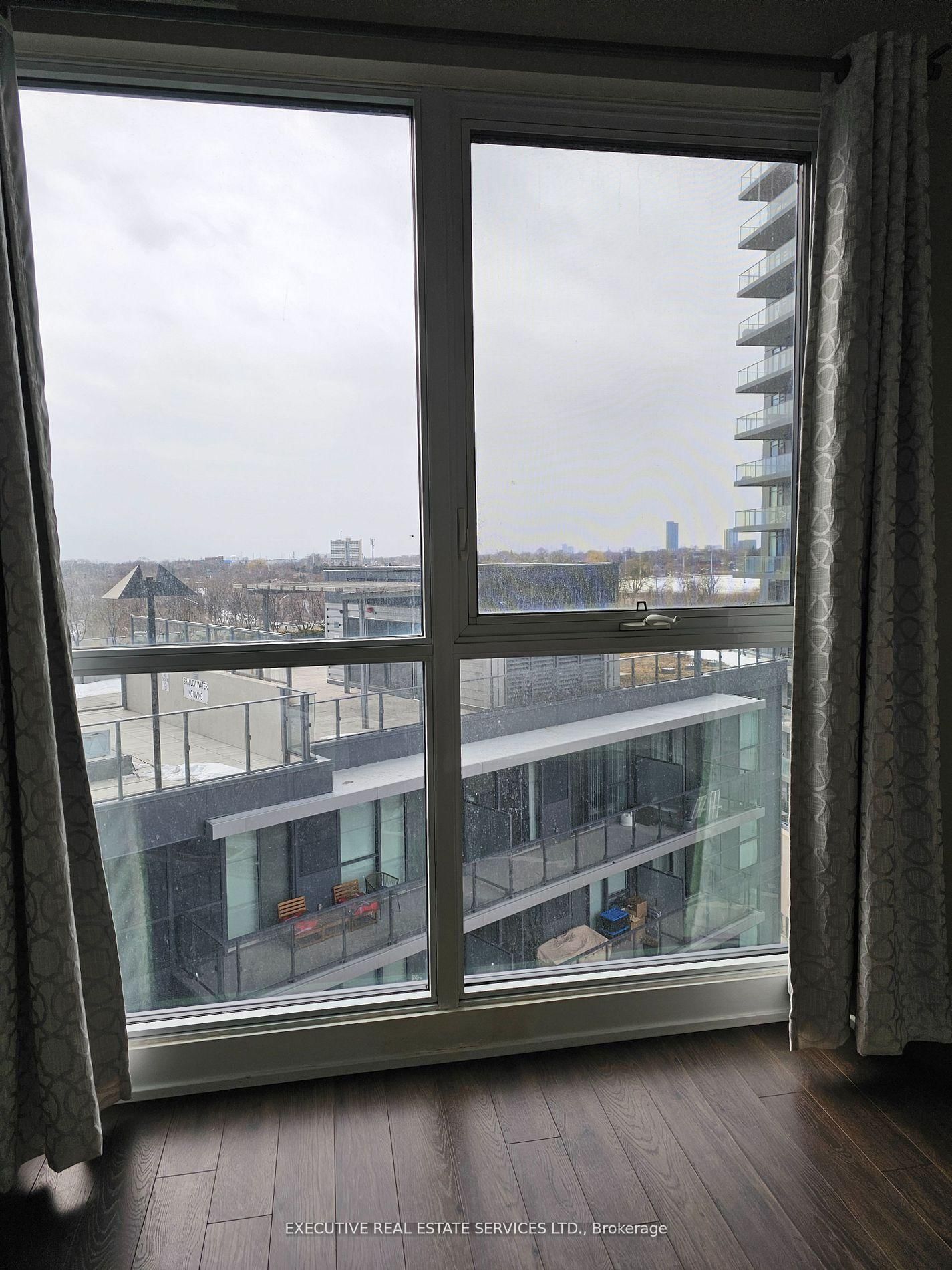 10 Park Lawn Road E, Unit 904 - Photo 3