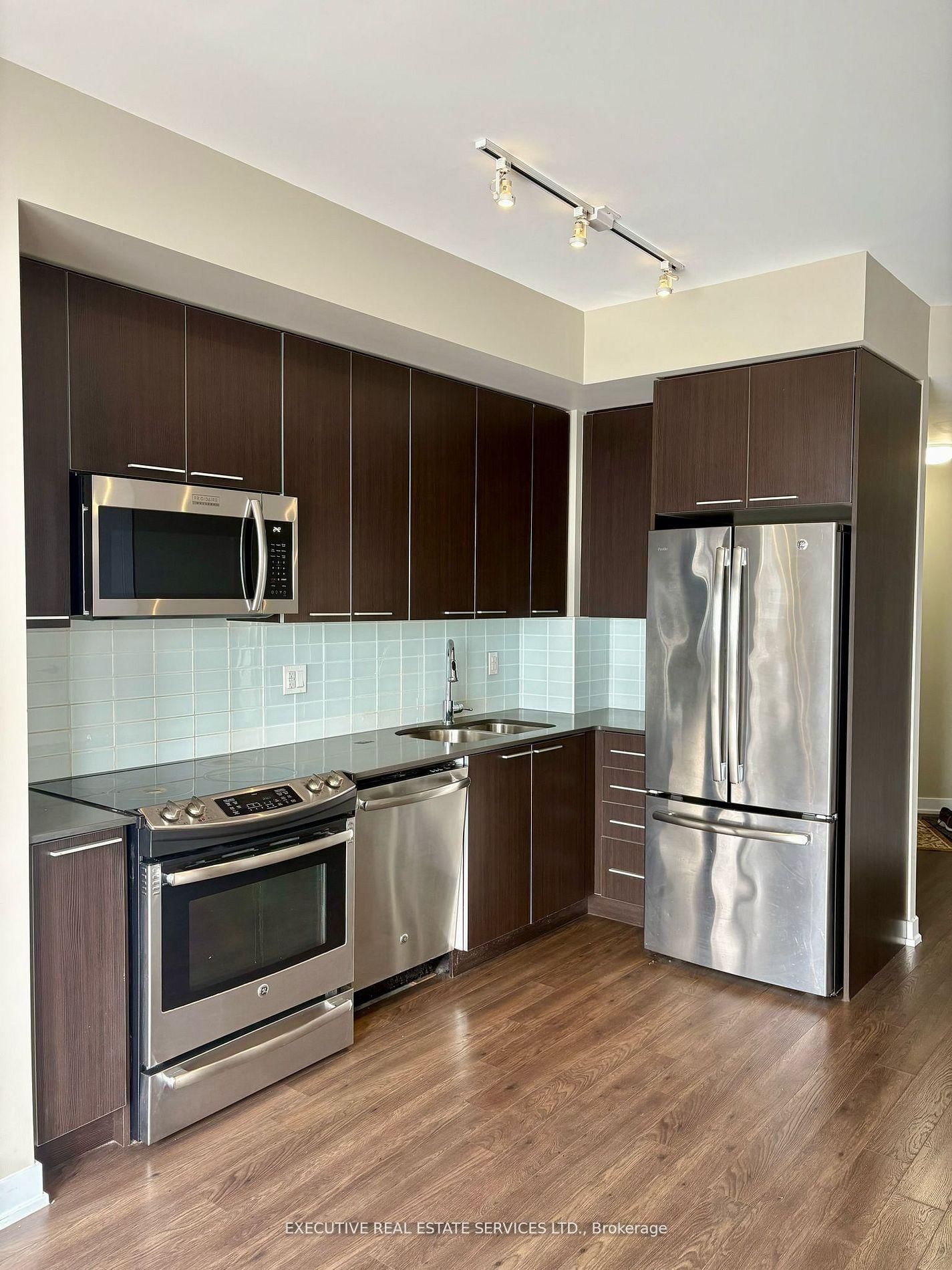 10 Park Lawn Road E, Unit 904 - Photo 5