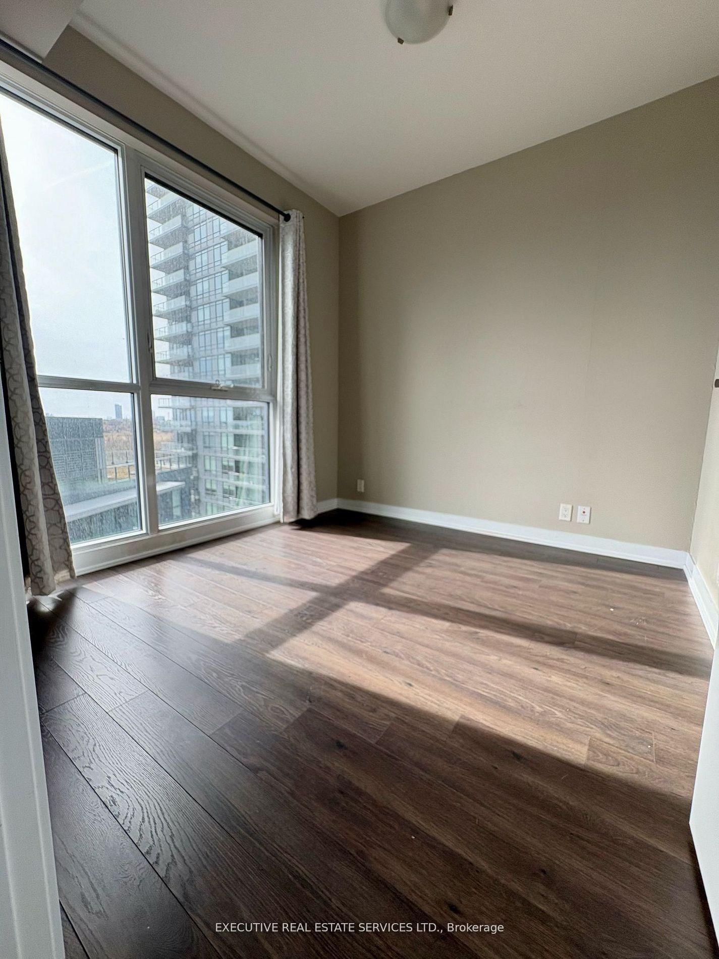 10 Park Lawn Road E, Unit 904 - Photo 6