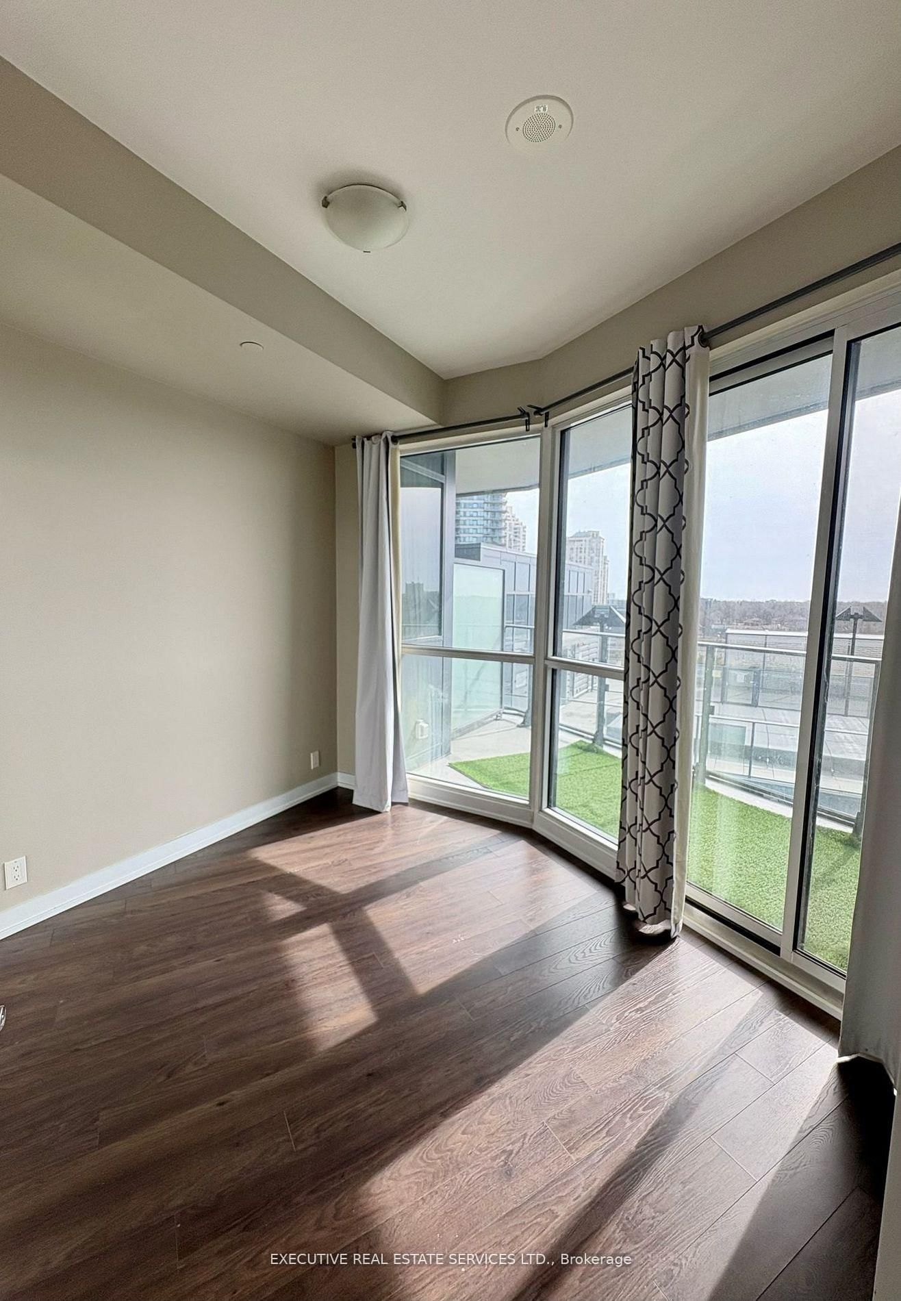 10 Park Lawn Road E, Unit 904 - Photo 8