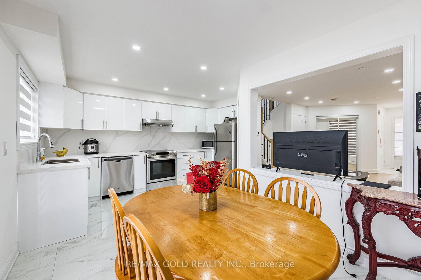 Semi-Detached House for sale at 31 Garibaldi Drive, Brampton, Ontario, L6X 4Y7 - Fletcher's Meadow - MLS: W12989176