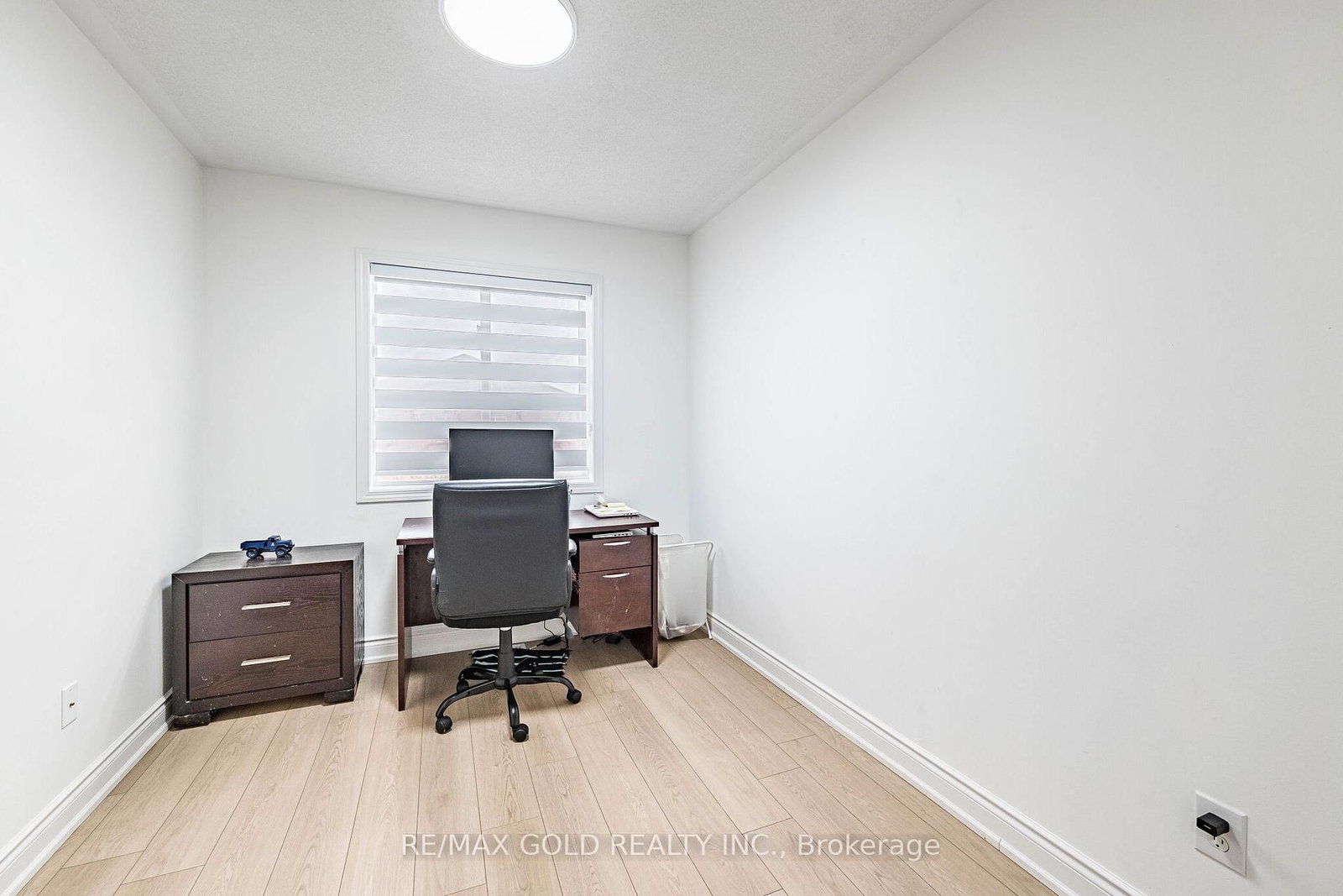 Semi-Detached House for sale at 31 Garibaldi Drive, Brampton, Ontario, L6X 4Y7 - Fletcher's Meadow - MLS: W12989176