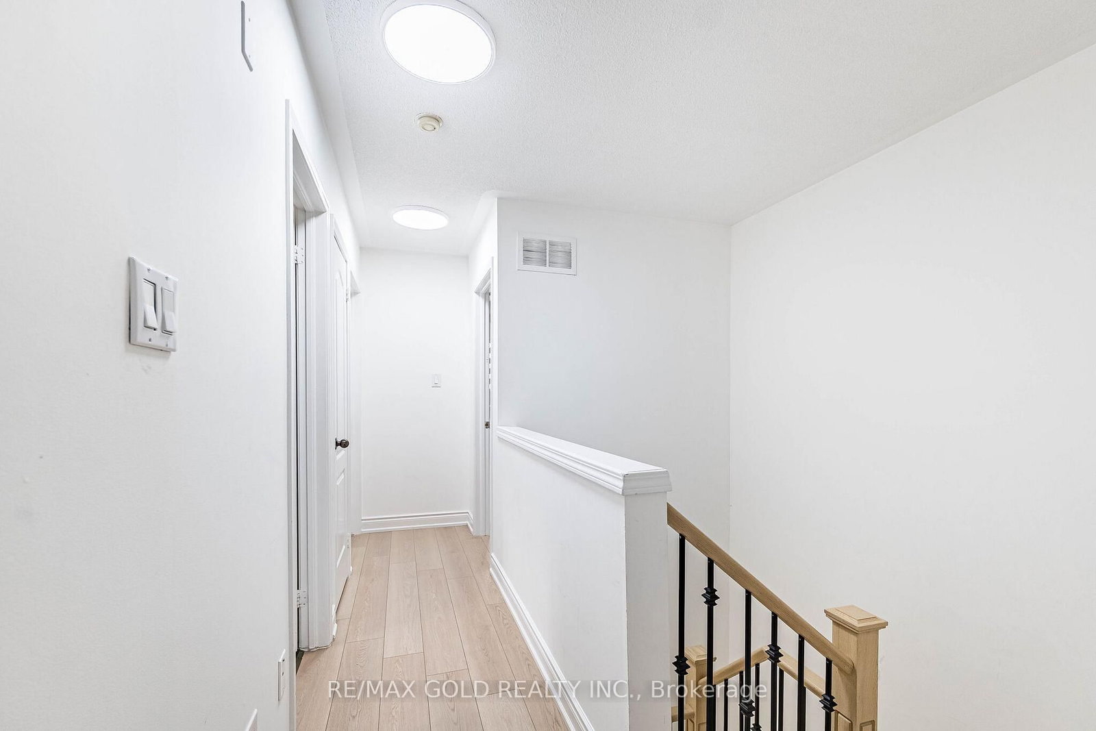 Semi-Detached House for sale at 31 Garibaldi Drive, Brampton, Ontario, L6X 4Y7 - Fletcher's Meadow - MLS: W12989176