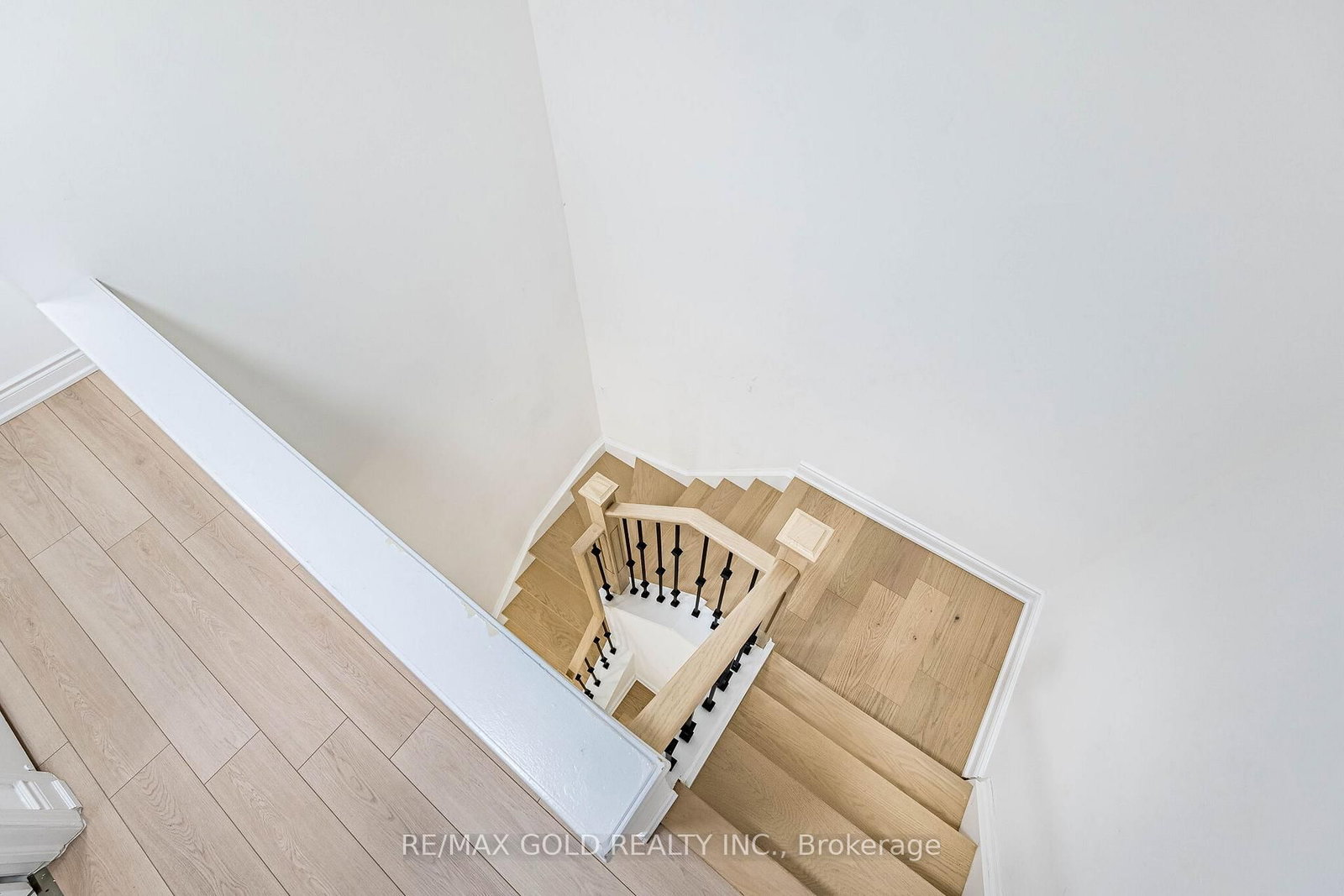 Semi-Detached House for sale at 31 Garibaldi Drive, Brampton, Ontario, L6X 4Y7 - Fletcher's Meadow - MLS: W12989176