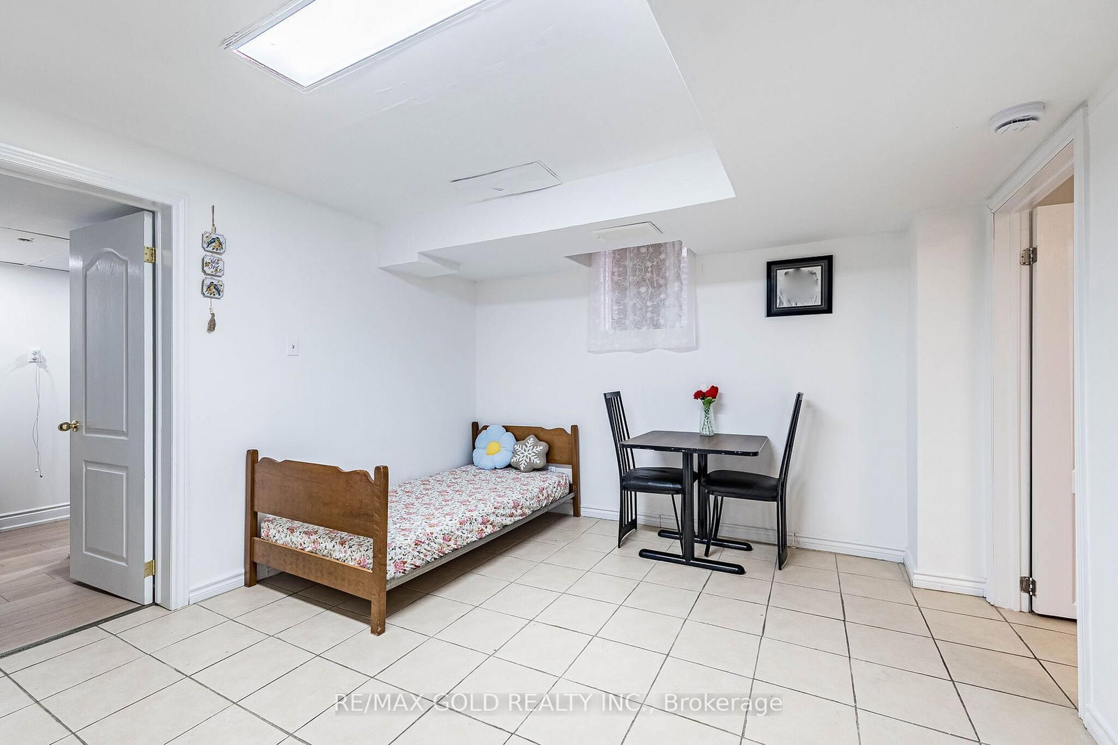 Semi-Detached House for sale at 31 Garibaldi Drive, Brampton, Ontario, L6X 4Y7 - Fletcher's Meadow - MLS: W12989176